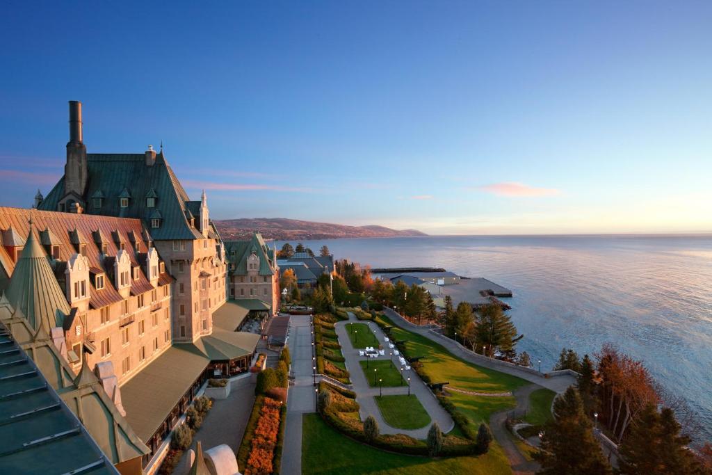 Fairmont Le Manoir Richelieu: Resort hotel and casino with river views