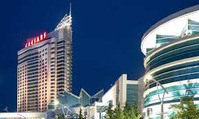 Caesars Windsor Hotel & Casino: Large entertainment complex on the banks of the Detroit River